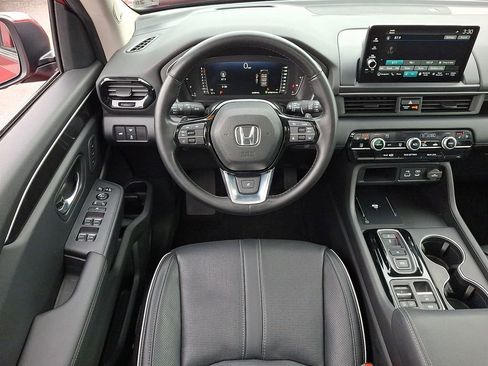 Used 2023 Honda Pilot Elite image 11