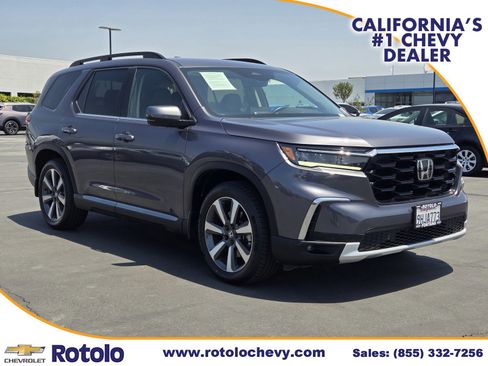 Used 2023 Honda Pilot Touring image 1