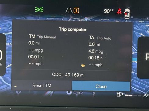 Used 2023 Volvo XC40 B5 Plus w/ Climate Package AWD/4WD image 5