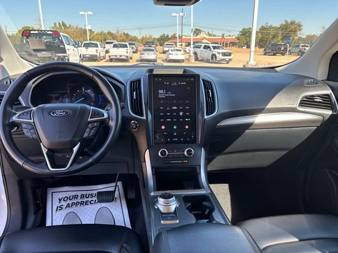 Used 2022 Ford Edge SEL image 13