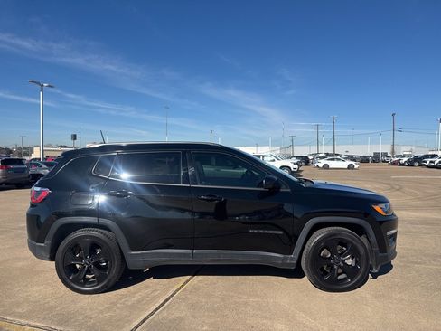 Used 2020 Jeep Compass Latitude image 26