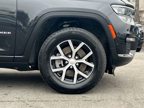 Used 2024 Jeep Grand Cherokee L Limited w/ Luxury Tech Group II image 10