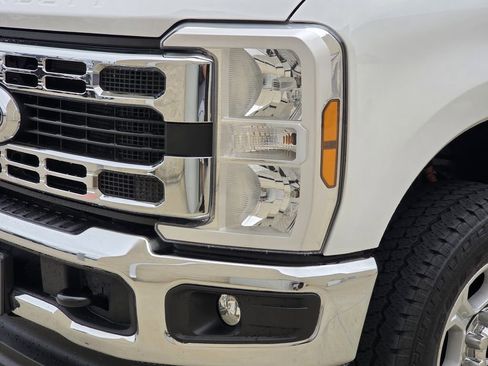 Used 2025 Ford F250 XLT w/ FX4 Off-Road Package image 6