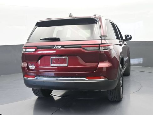 Used 2024 Jeep Grand Cherokee Limited 4xe AWD/4WD image 5