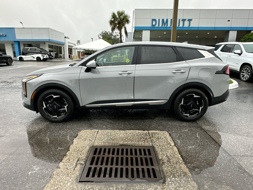 Used 2026 Kia Sportage EX FWD image 8