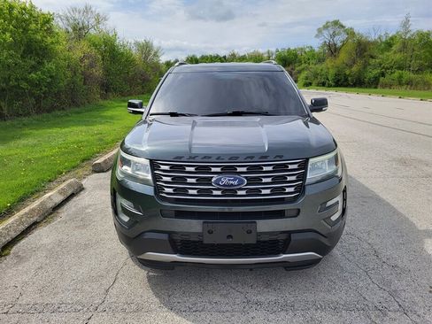 Used 2016 Ford Explorer XLT w/ Equipment Group 201A FWD image 4