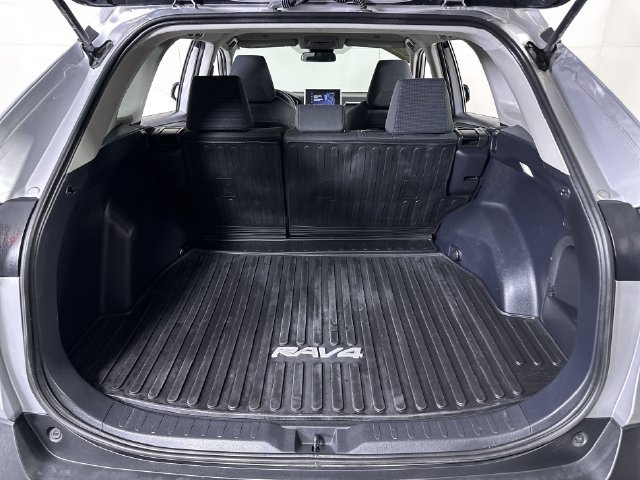 Used 2024 Toyota RAV4 LE AWD/4WD image 27