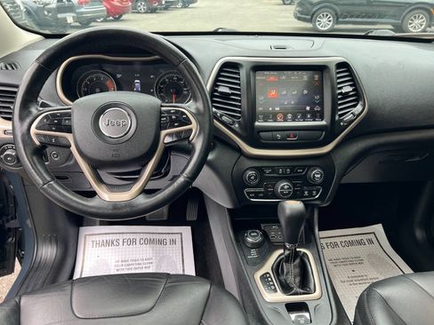 Used 2018 Jeep Cherokee Limited AWD/4WD image 26