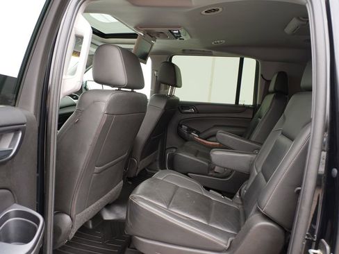 Used 2017 Chevrolet Suburban Premier AWD/4WD image 19