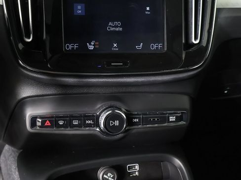 Used 2019 Volvo XC40 T5 Momentum AWD/4WD image 41