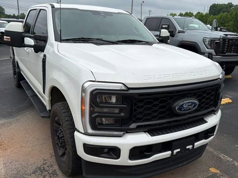 Used 2023 Ford F250 Lariat w/ Sport Appearance Package AWD/4WD image 3