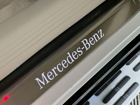 Used 2023 Mercedes-Benz EQS 580 4MATIC SUV w/ Pinnacle Trim Package image 29