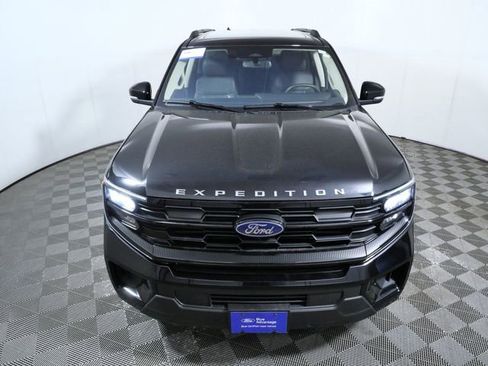 Certified 2025 Ford Expedition Active AWD/4WD image 3