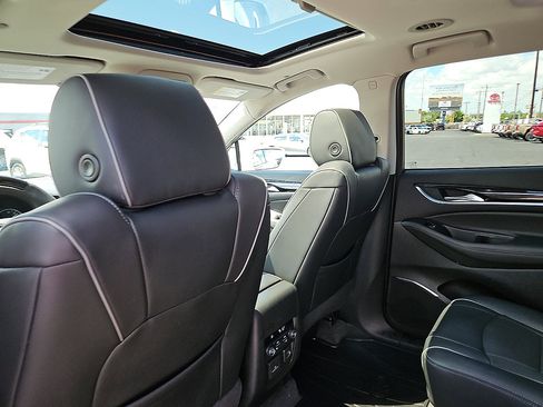 Used 2020 Buick Enclave Avenir w/ Avenir Technology Package FWD image 9
