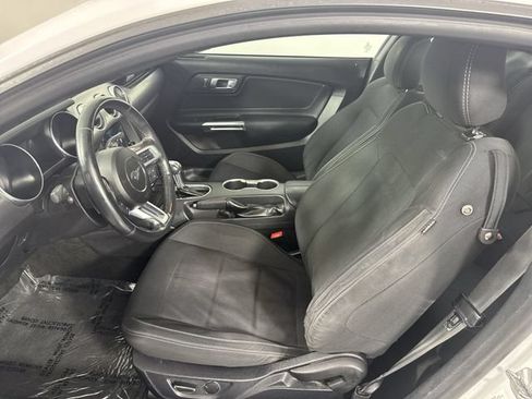 Used 2018 Ford Mustang Coupe w/ Equipment Group 101A RWD image 19