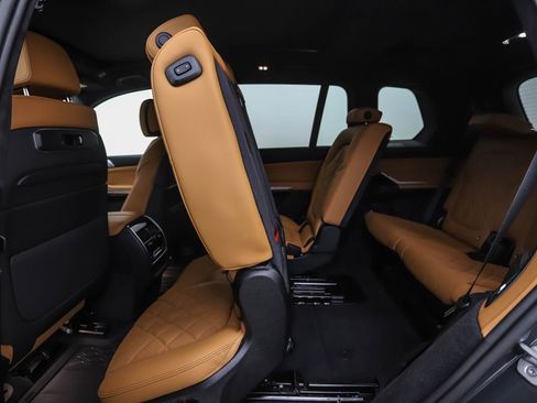 New 2026 BMW X7 xDrive40i w/ M Sport Package AWD/4WD image 25