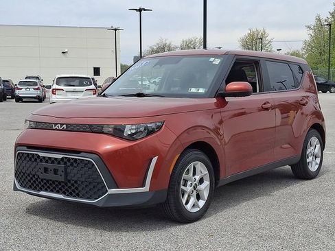 Used 2023 Kia Soul LX w/ Option Group 015 FWD image 6