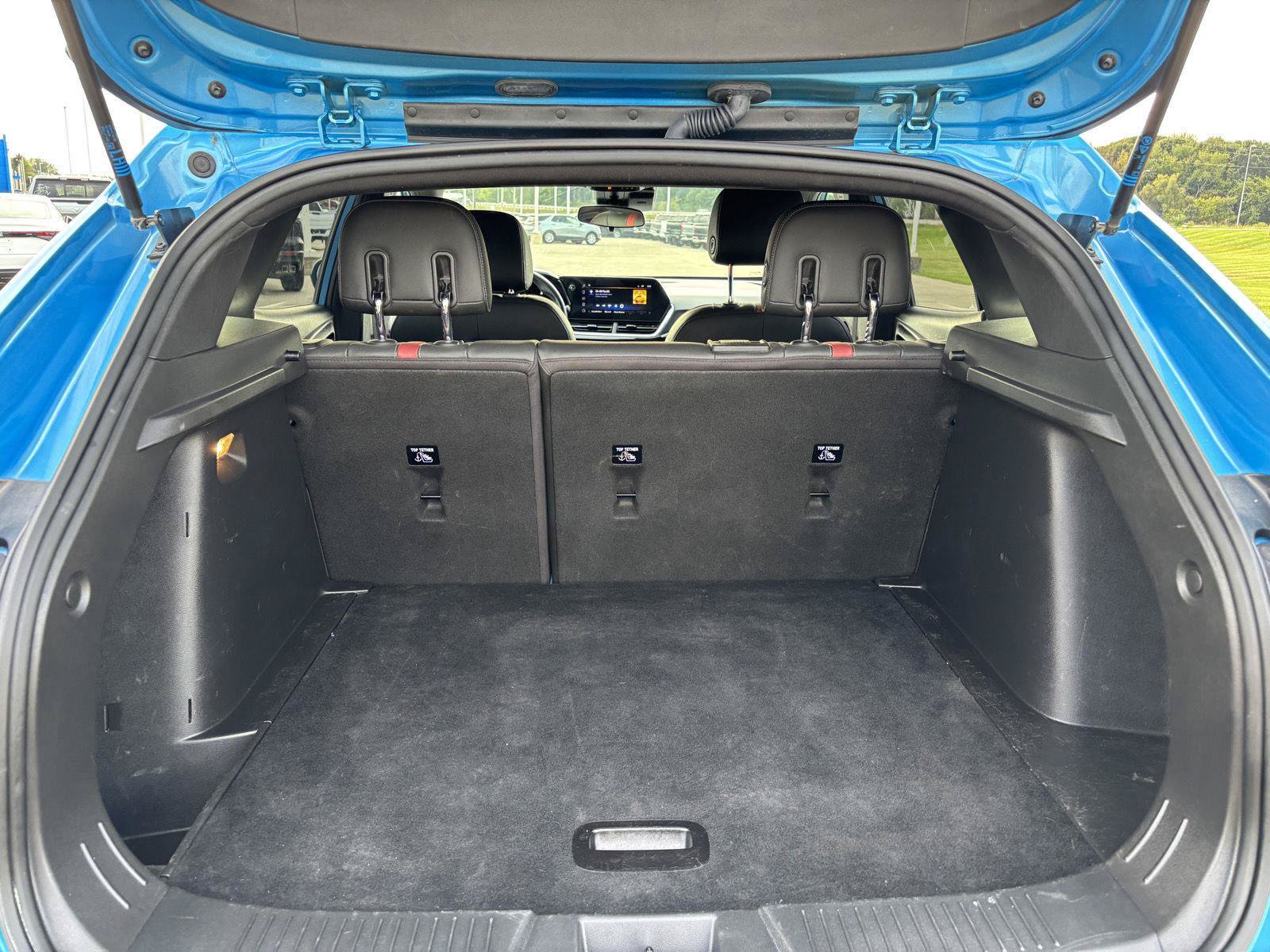 Used 2025 Chevrolet Trax RS w/ Driver Confidence Package FWD image 11