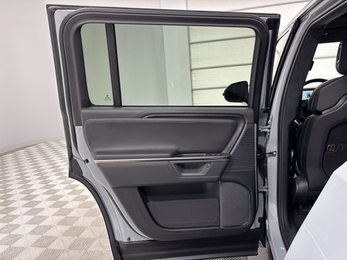 Used 2025 Rivian R1S Adventure AWD/4WD image 17