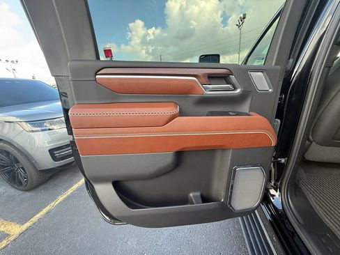 Used 2024 GMC Sierra 3500 Denali Ultimate AWD/4WD image 18