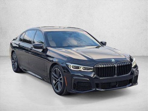 Used 2022 BMW 740i xDrive w/ Autobahn Package image 3