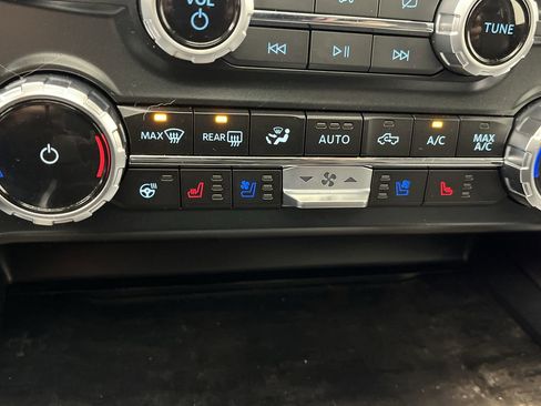 Used 2023 Ford F250 Lariat w/ Lariat Ultimate Package image 23