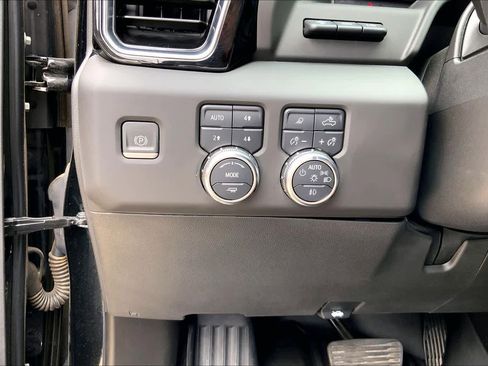 Certified 2024 GMC Sierra 2500 Denali Ultimate w/ Max Trailering Package image 33