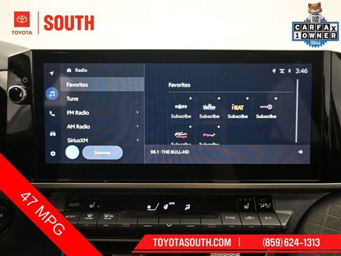 Used 2025 Toyota Camry XLE FWD image 14