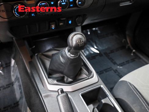 Used 2022 Toyota Tacoma TRD Off-Road w/ Black Out Package (TMS) image 16