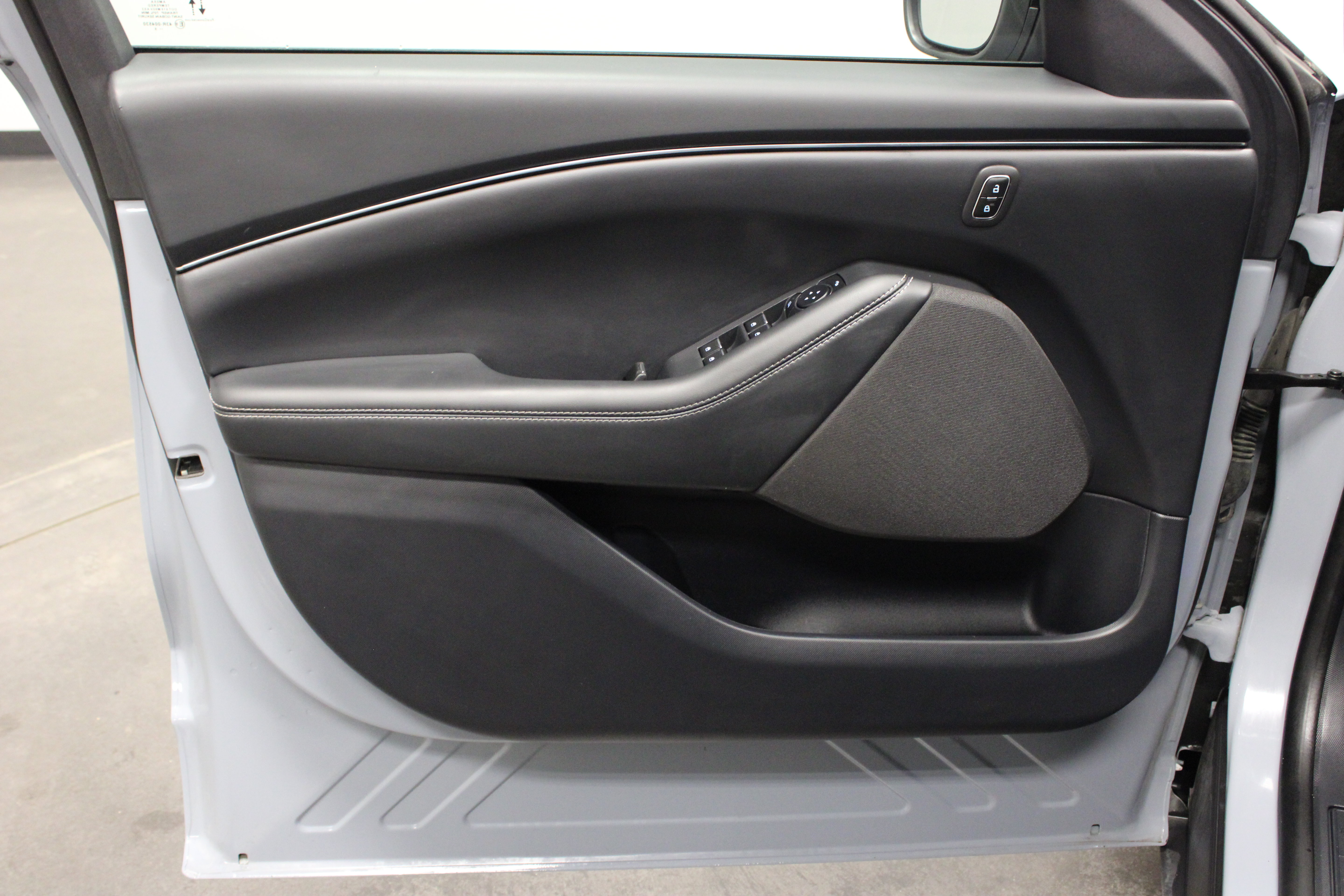 Used 2025 Ford Mustang Mach-E Select RWD image 17