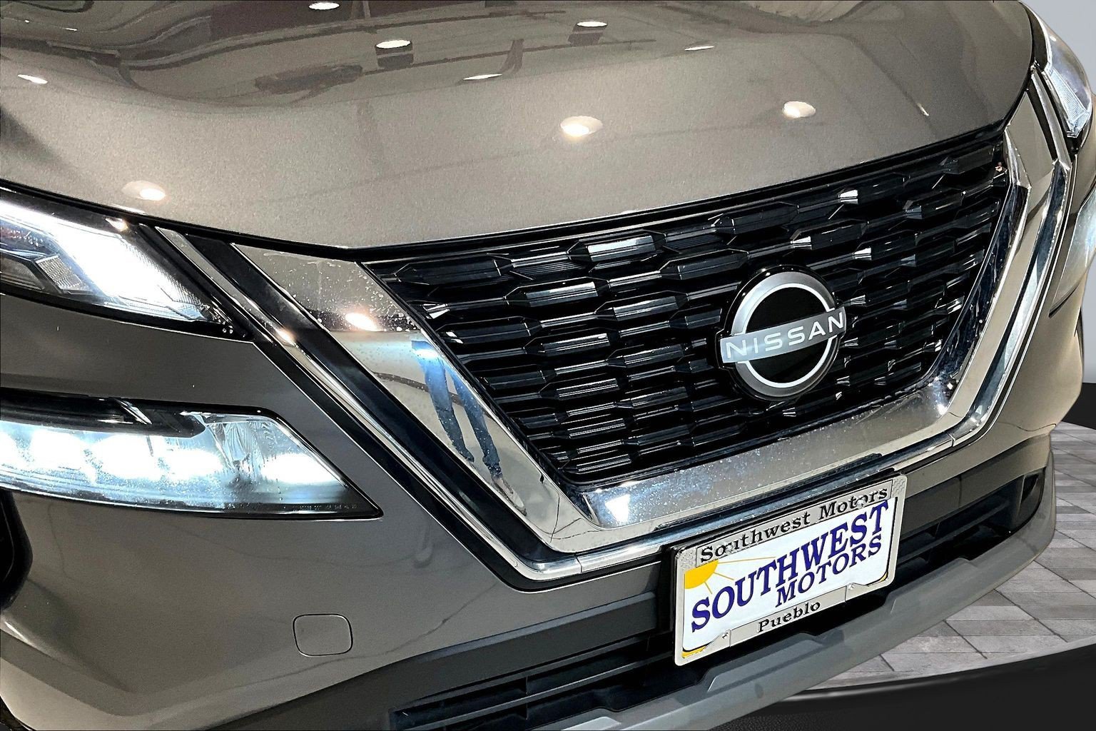 Used 2023 Nissan Rogue S AWD/4WD image 32