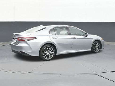 Used 2024 Toyota Camry XLE FWD image 16