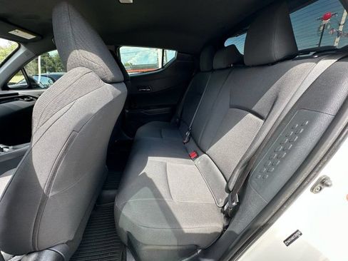 Used 2018 Toyota C-HR XLE FWD image 14