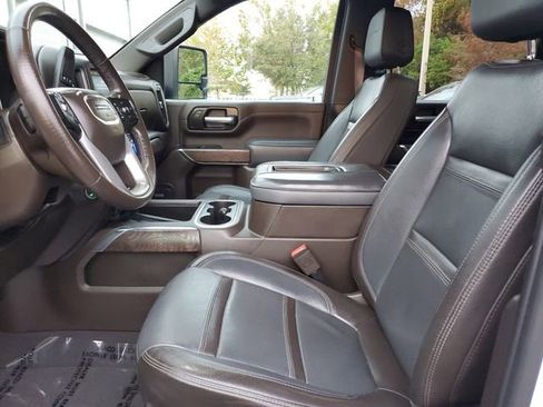 Used 2022 GMC Sierra 3500 Denali image 19