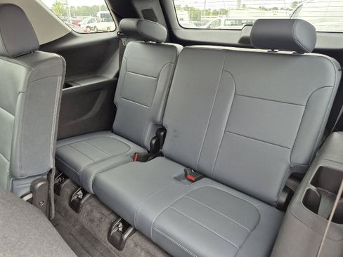 Used 2019 Chevrolet Traverse LT w/ LT Premium Package FWD image 12