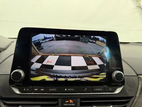 Used 2024 Nissan Altima 2.5 SV image 33