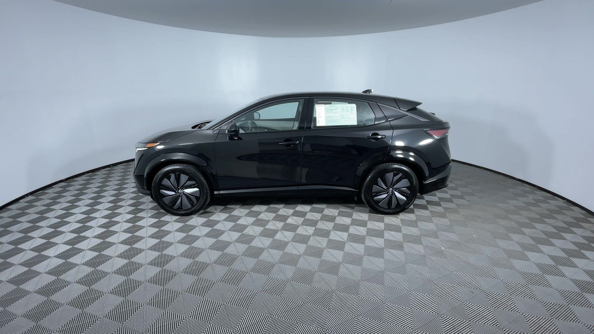 Certified 2024 Nissan Ariya AWD image 5