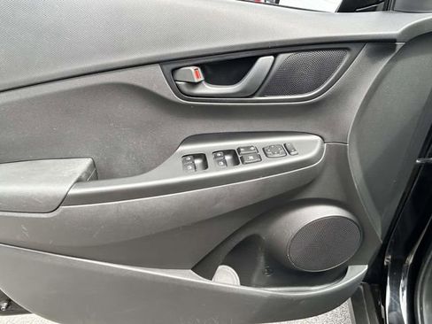 Used 2021 Hyundai Kona SE FWD image 12