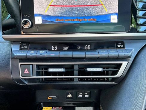 Used 2025 Toyota Camry LE FWD image 17