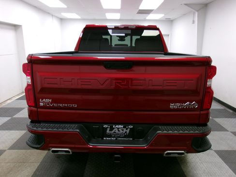 Used 2025 Chevrolet Silverado 1500 High Country w/ High Country Premium Package AWD/4WD image 12