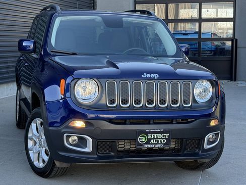 Used 2017 Jeep Renegade Latitude w/ Cold Weather Group AWD/4WD image 5