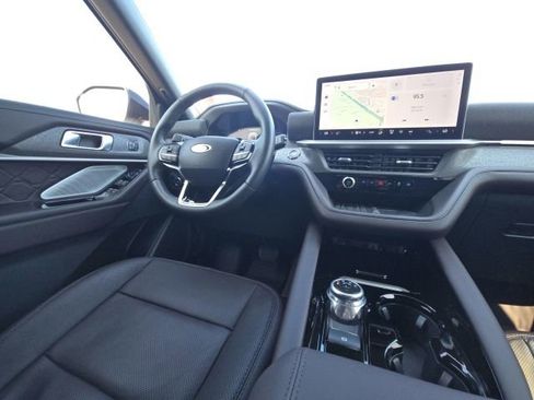 Used 2025 Ford Explorer Platinum w/ Ultimate Package image 30
