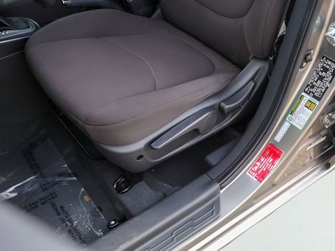 Used 2011 Kia Soul ! image 11