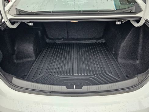 Used 2021 Chevrolet Malibu LT FWD image 15