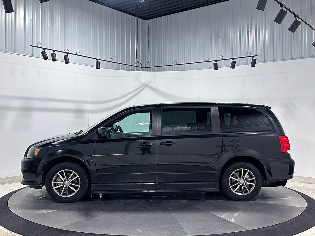 Used 2014 Dodge Grand Caravan R/T w/ Trailer Tow Group FWD image 11