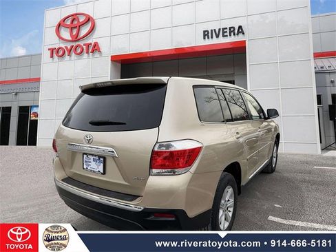 Used 2013 Toyota Highlander Plus image 6