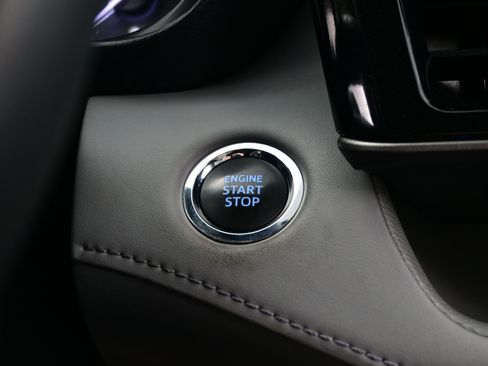 Used 2022 Toyota Highlander XLE image 23