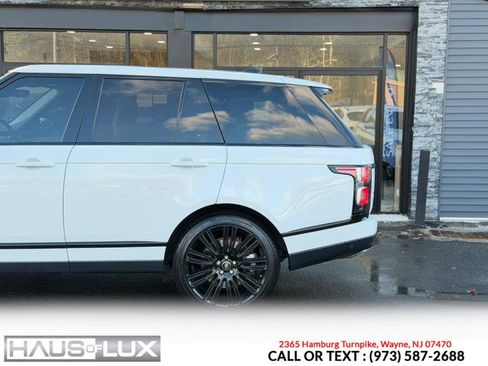 Used 2018 Land Rover Range Rover HSE image 15