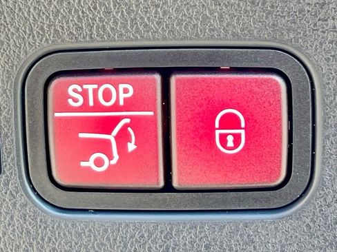 Certified 2026 Mercedes-Benz GLC 300 4MATIC image 39