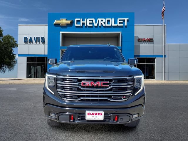 Used 2025 GMC Sierra 1500 AT4 w/ AT4 Premium Package AWD/4WD image 8